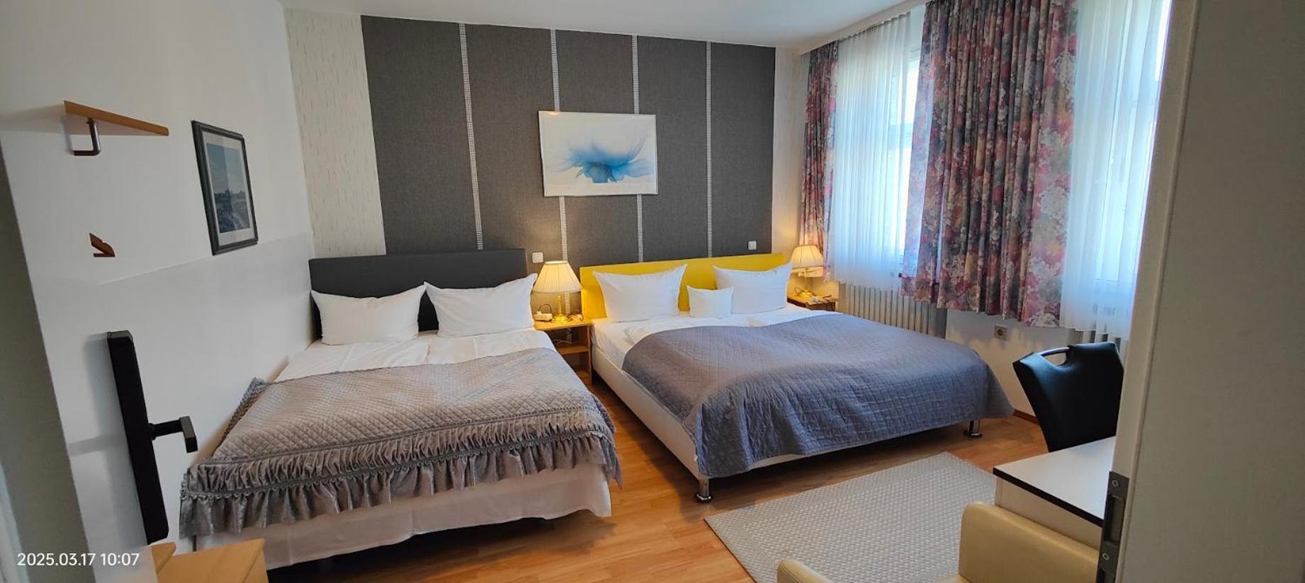 Hotel Happy
