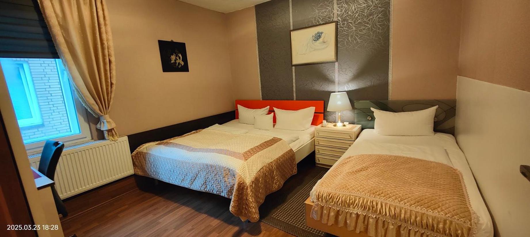Hotel Happy 2*